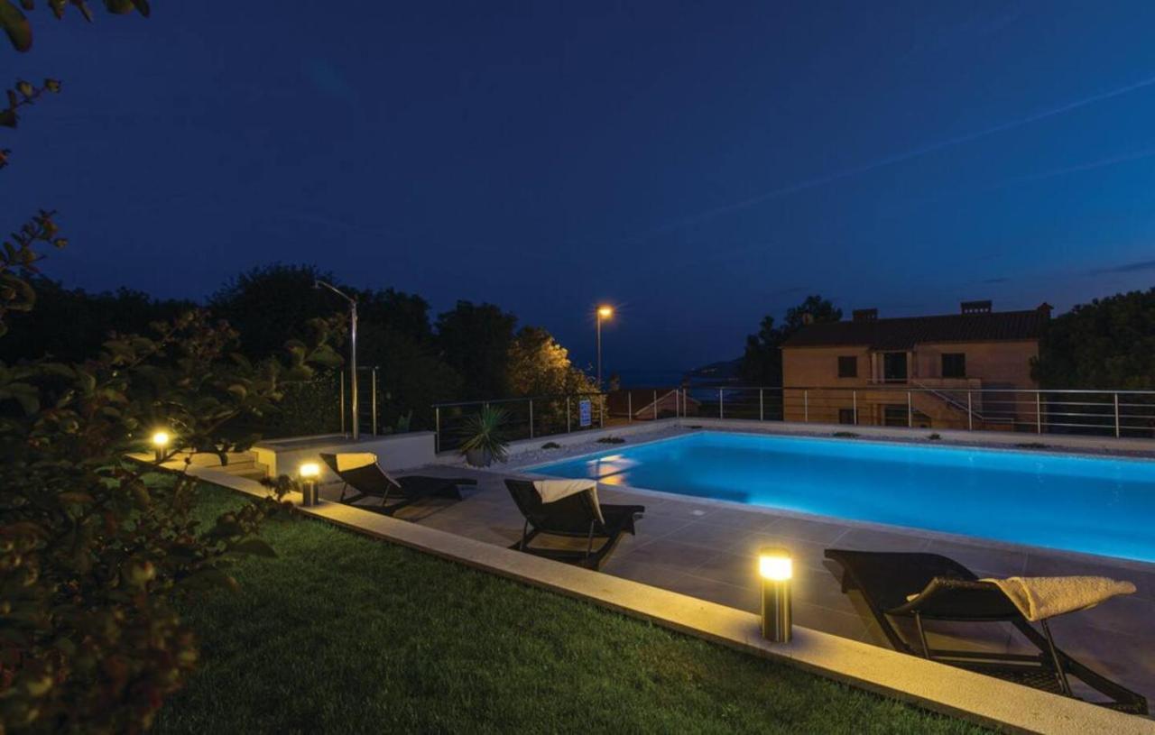 E&T Apartments With A Beautiful Pool Rabac Exterior foto