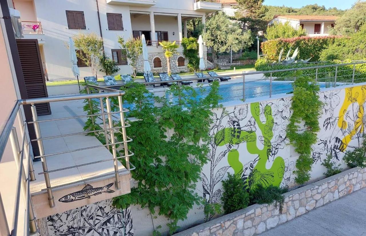 E&T Apartments With A Beautiful Pool Rabac Exterior foto