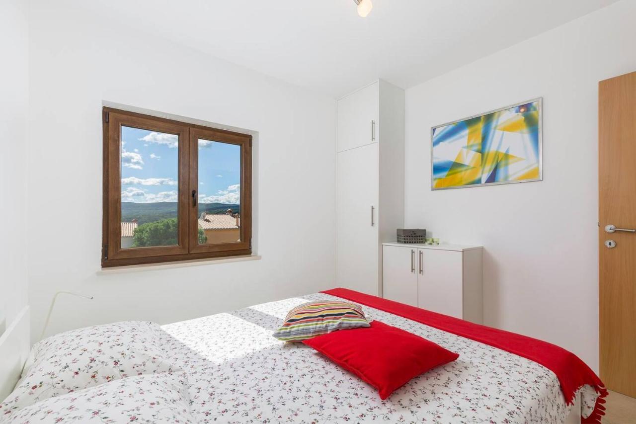 E&T Apartments With A Beautiful Pool Rabac Exterior foto
